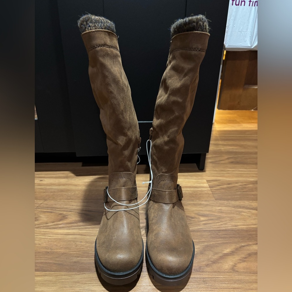 Women's Brown Buckle Boots with Trim